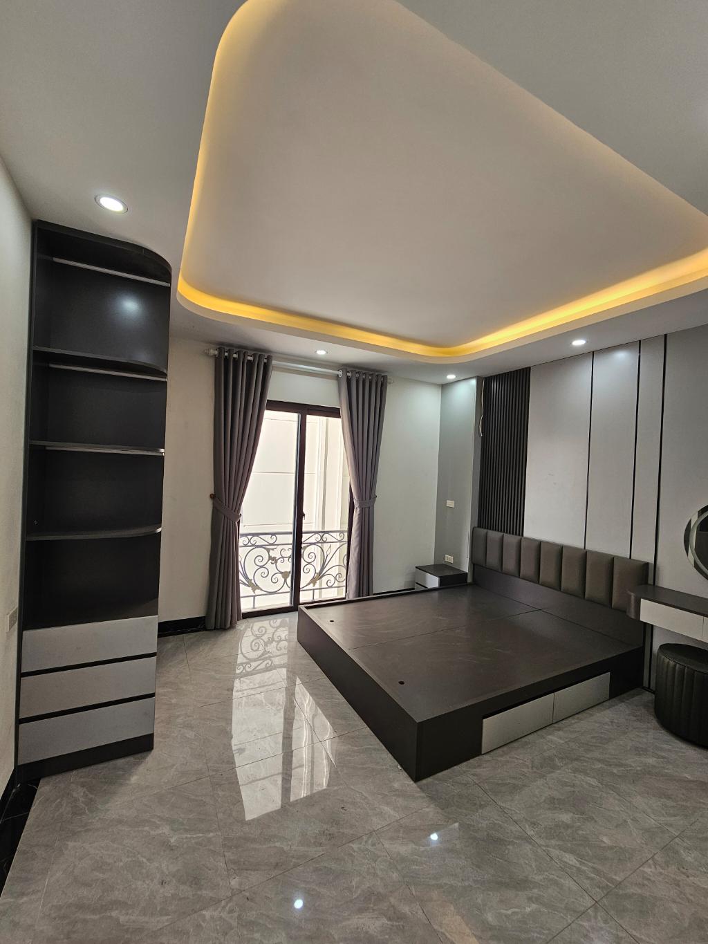 BÁN NHÀ THANH AM GẦN ĐƯỜNG MỚI, NGÕ Ô TÔ, 30M2-5 TẦNG- 5,8TỶ.  ❎ NHÀ 5 TẦNG MỚI TOANH - NỘI THẤT SANG XỊN️ ❎ THỬA VUÔNG VẮN. SỔ ĐỎ SS GIAO DỊCH.